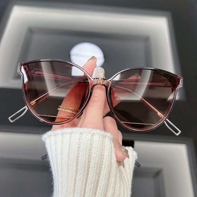 Vintage Fashion Enthusiasts - Cat Eye Vintage Sunglasses Women Men