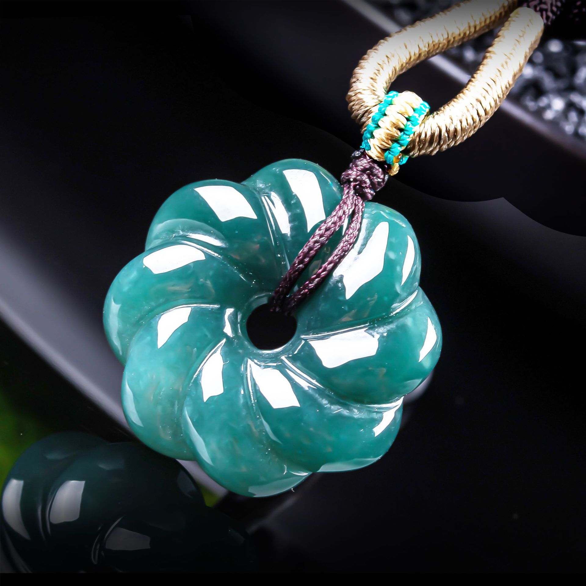 Natural Burmese Jadeite Flower - Vintage Fashion Necklace 评论和价格
