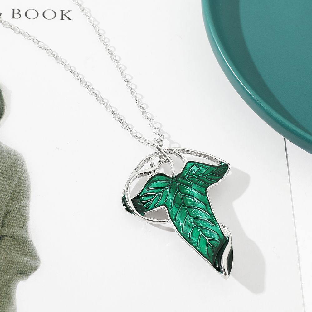 Vintage Green Leaf Pendant Nec - Vintage Fashion Tv 评论和价格